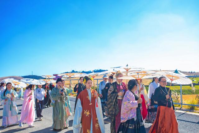 第三届滇西徐霞客寻踪之旅汉服徒步活动落幕