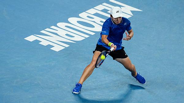 澳网｜世界排名第702位却掀翻前法网亚军	，白卓璇闯入次轮祝周杰伦生日快乐