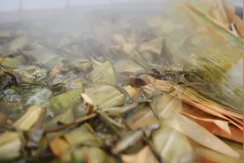 视觉｜与“粽”不同！没放馅料的灰水粽，凭啥获得大埔人青睐？图片