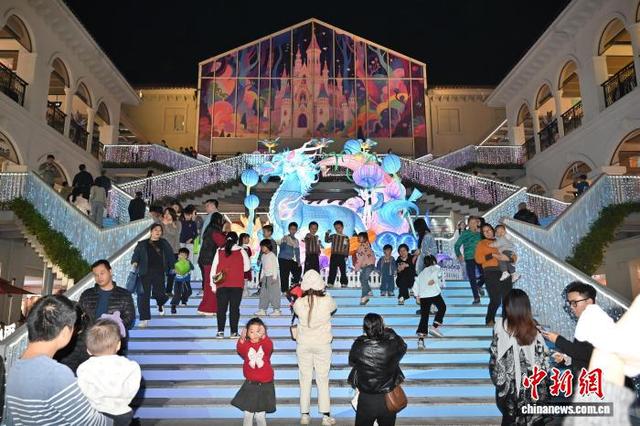 广东广州：2026年首届流溪烟渚新春灯会启幕