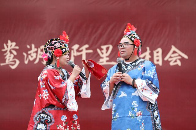99对夫妻石阡鸳鸯湖畔共誓盟约 万千游客共赏婚恋文化盛宴