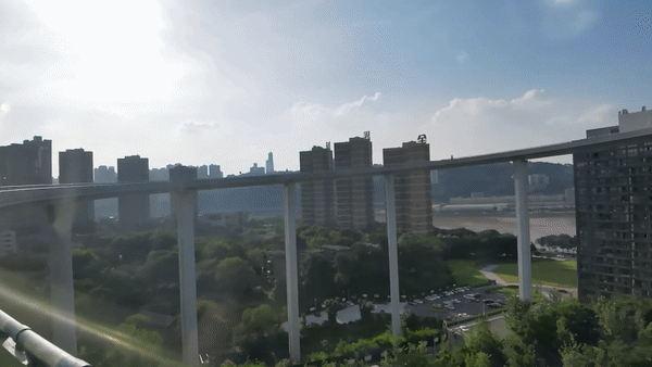 宝藏公交，移动的风景画廊