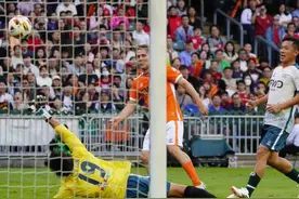 多位球星亮相香港，上场比赛！图片