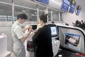 带宠物一起坐飞机，能行吗？机场：携带符合规定的宠物箱可进航站楼图片