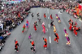 我市举行2025年陆丰甲子英歌与普宁南山英歌新春交流展演活动 英歌相聚 战舞齐腾 全市人民欢天喜地…图片