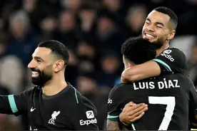 利物浦少赛一场，8分领跑，23场不败！18场英超17球13助攻，连续8个赛季进球20+！萨拉赫成为英超史上单赛季参与30球最快、球队英超时代单赛季助攻最多球员，进入英超进球和助攻榜历史前十图片