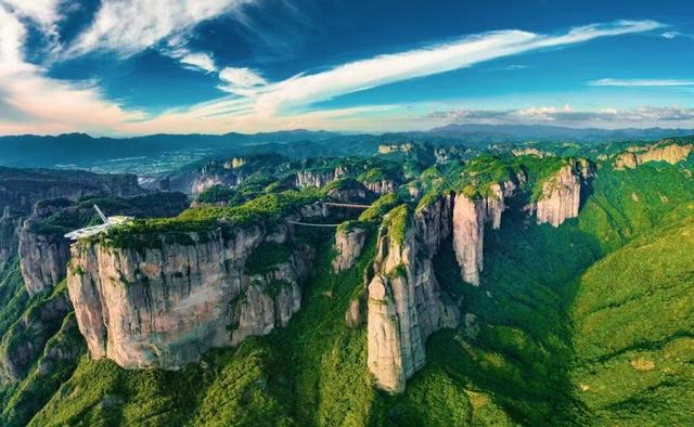 中小学秋假火了亲子游，四川、浙江多景区因游客量饱和限流