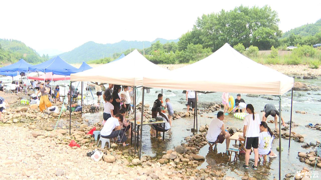 安徽舒城：俞家河滩成“网红避暑胜地” 政企民合力打造特色旅游品牌