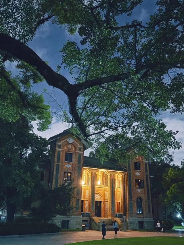 收藏这篇就够了！本地人私藏的广州逛吃指南