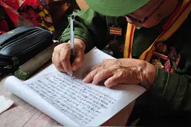 靠代写回忆录赚钱的年轻人，被AI卷哭了图片
