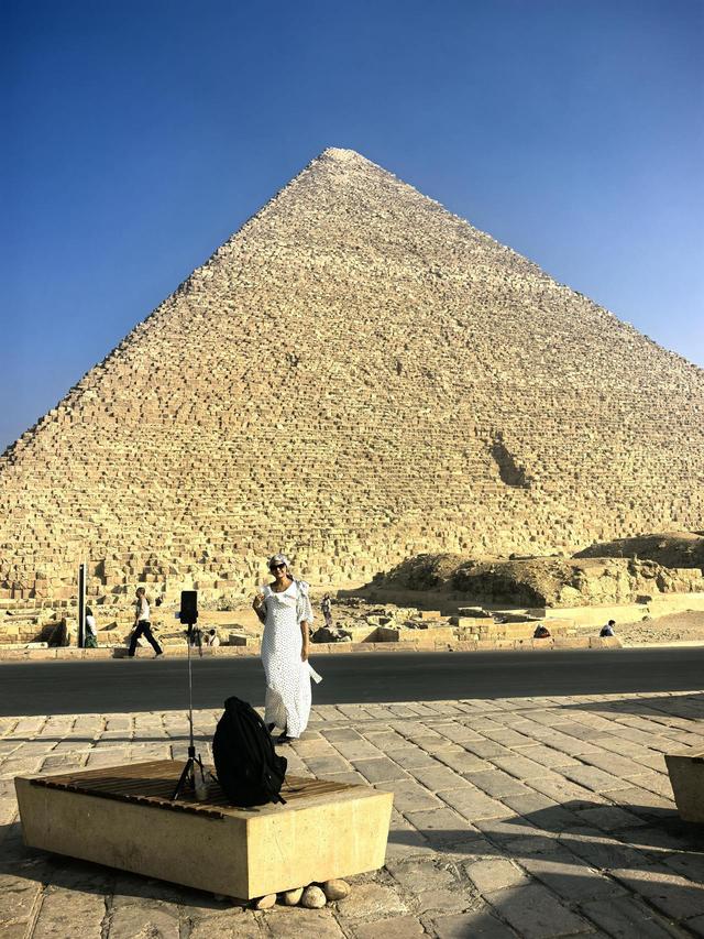 晚潮｜吉萨平原上的背影