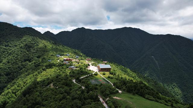 旺秀道智在车巴河边，做了个“发财梦”
