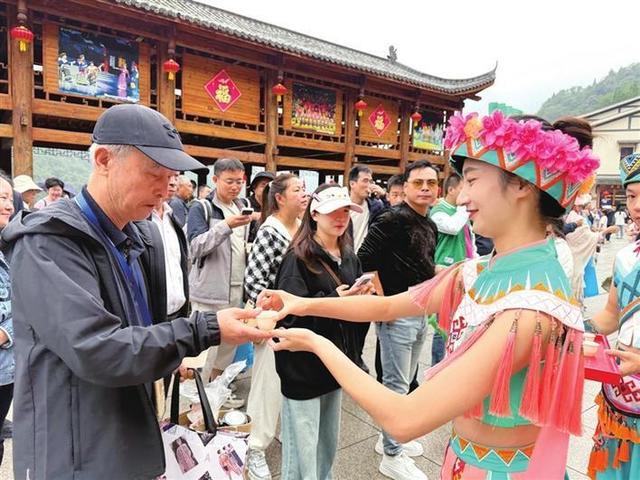 以山水相迎以文化相待——长阳以土家文化赋能旅游实现从“流量”到“留量”的转化