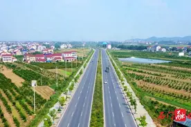 石门：道路提档升级 畅通群众出行路图片