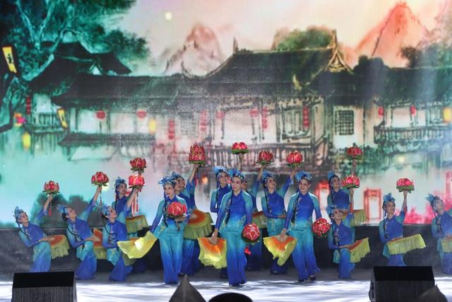 多彩贵州外宣交流汇｜赤水“村迪”出圈记：山水之间，全民共舞