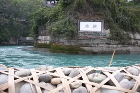 四川都江堰举行清明放水节图片