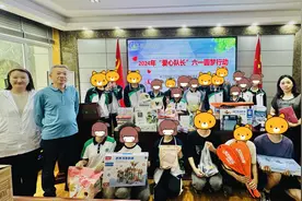 微心愿实现了，孩子们用手语“说”谢谢图片