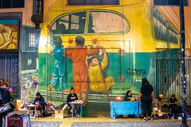 一眼沦陷！瓦尔帕莱索的涂鸦山城