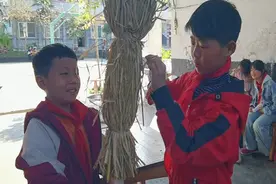 冰糖葫芦，串起孩子们的欢乐与成长图片
