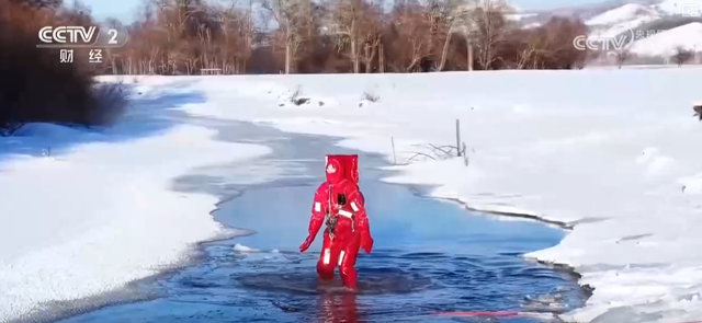 “冰雪+科考”“极寒躺冰” 特色玩法“上新”助力“冷”资源“热力全开”