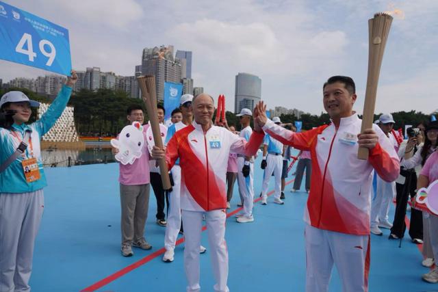 四城同心，圣火同传——第十五届全国运动会火炬传递在穗深港澳同步启动