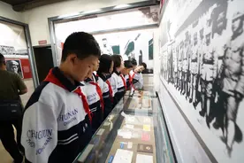 讲述红色文化 传承红色基因——长郡双语“有风景的思政课”走进肖劲光故居图片