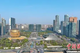 杭州常住人口新增“10万+” 三城区领跑映射格局变化图片