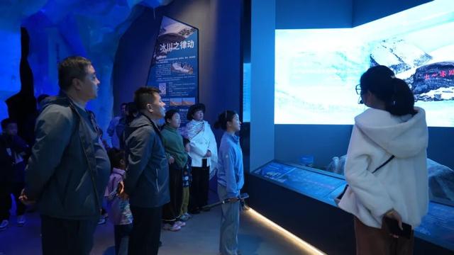 肃南：文旅融合激活县城魅力 双节假日旅游热度攀升