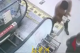 男子乘扶梯一转身玻璃炸裂被索赔8300元，郑州郑东新区市场监管局回应图片