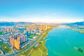 闽侯，火热！福州日报专版报道→图片