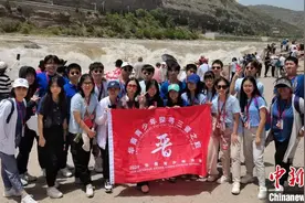 鹳雀楼上诵古诗 Z世代华裔青少年走近黄河图片