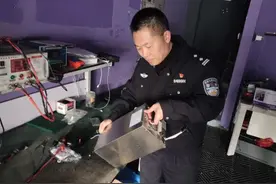 室内充电违规电瓶致失火  嘉定警方：涉案人员已被拘留图片