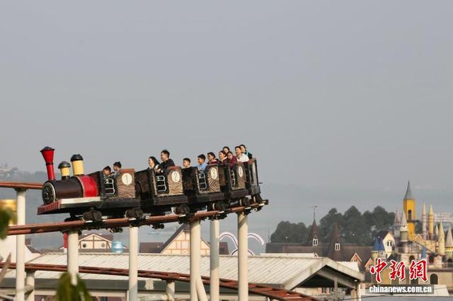 重庆涪陵：“三九”暖阳好风光 索道览江兴致浓