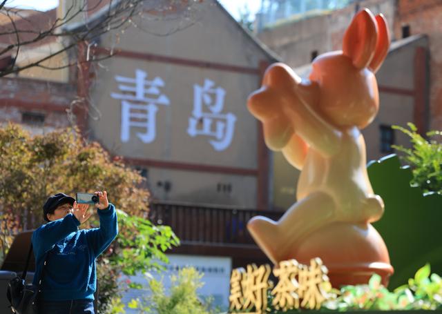 数智文旅 媒动山海丨秋染青岛街头！打卡人群流连忘返