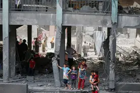 危机四伏：210万加沙人被未爆弹包围图片