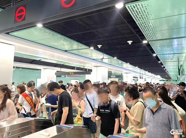 文旅热潮的背后是他们！一组数据，带你重新认识青岛地铁→