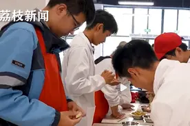 课堂变厨房，校园变花海，江苏一中学开劳动教育课：让学生体会劳动的快乐图片