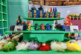 国家级非物质文化遗产鹤壁浚县泥咕咕等亮相2025法国巴黎国际博览会图片