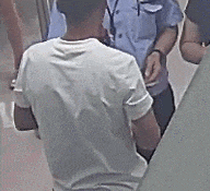 浙江一男子去处理违章，交警感觉他“不太对劲”，突然，现场气氛凝固了起来……