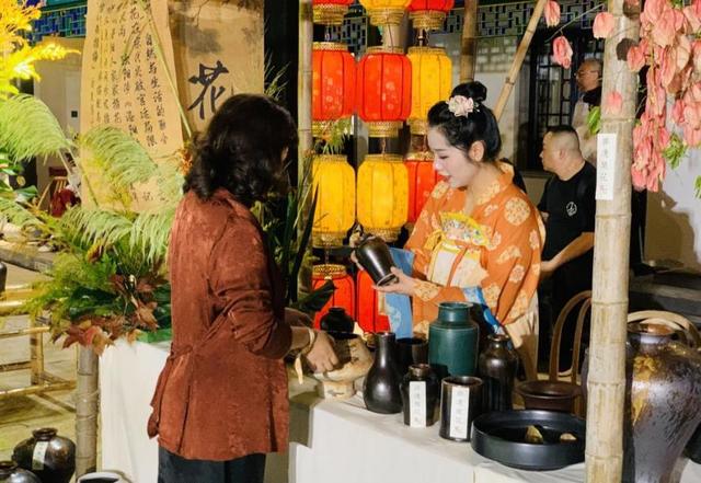以礼迎知音，志愿暖江城，武汉文旅志愿者点靓2025知音文化周开幕式