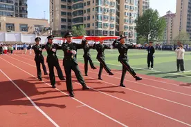 奔跑向未来！烟大附小举行2025年春季运动会，阳光下诠释拼搏图片