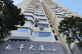 真的做成了！居民将这栋30多年的高层居民楼改造一新！图片