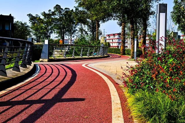 抢票式晒太阳！解码彭州“限量版暖阳”的私藏地图