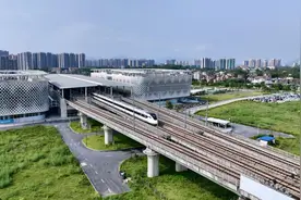 受台风影响，9月2日零时起广清城际、广州东环城际列车停运图片