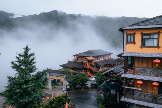 羌风古韵喜迎客 羌寨日子富起来