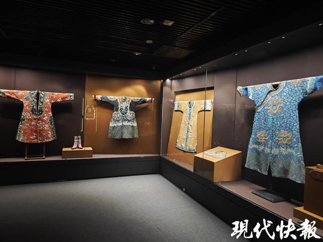 丝路上的两颗璀璨明珠！“苏韵江南与丝路哈密服饰文化展”在苏州开幕