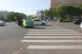 案例警示| 固原城区十字路口未遵循“让右原则”，全责！图片