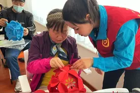 承德尚德智慧助老志愿服务队：为老年人的生活添一丝温馨从容图片