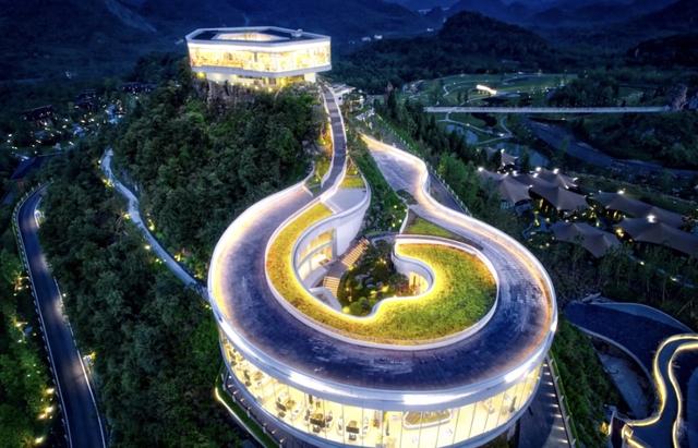 毕节市七星关区鸡鸣三省、百里杜鹃彝山花谷拟升国家4A级景区