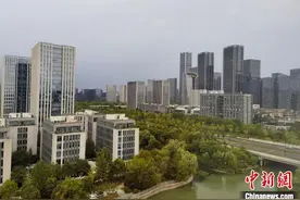 40℃以上高温持续 杭州多地公告实施人工增雨图片